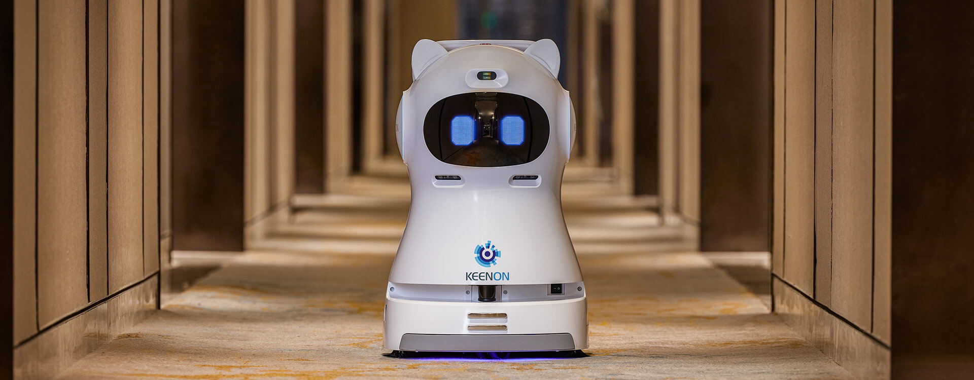 Revolutionizing Hotel Maintenance with KLEENBOT C30 | iNeedRobot